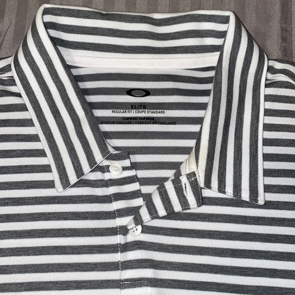 Oakley Gray & white striped collared polo shortsleeve men’s regular fit shirt XL - Picture 8 of 9
